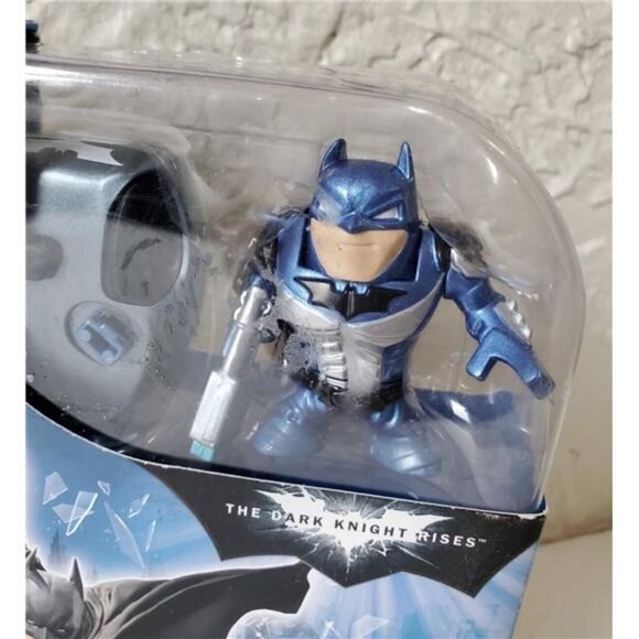 Unleash Power of The Dark Knight Rises with Apptivity Batman Figure EMP Assault - Picture 6 of 10